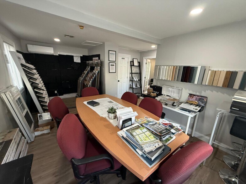 More Photos Of 218 Ronkonkoma Ave, Ronkonkoma Office For Sale