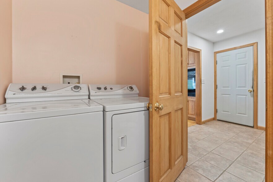 More Photos Of 41 Hobbs Rd, West Newfield Specialty For Sale