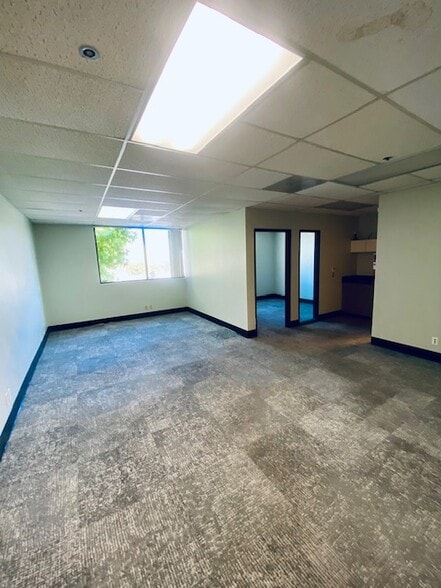 More Photos Of 26212 Dimension Dr, Lake Forest Light Manufacturing For Lease