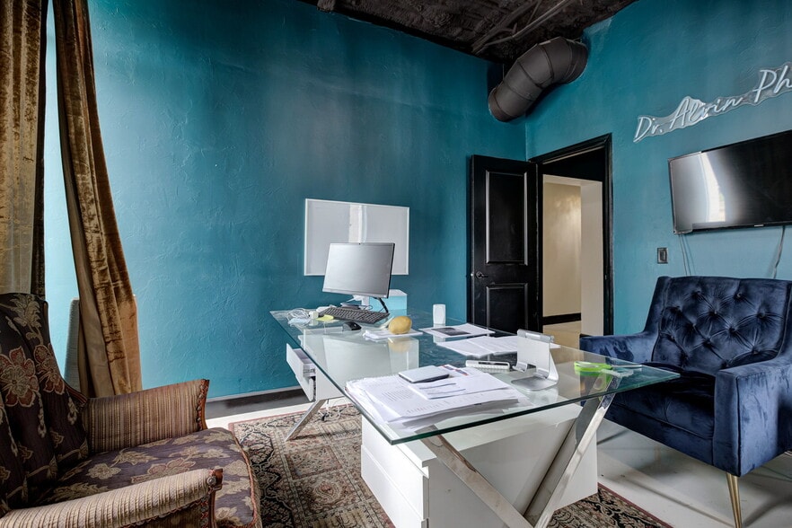 More Photos Of 6500 N Meridian Ave, Oklahoma City Medical For Sale