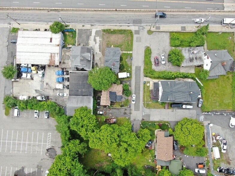 More Photos Of 560 Tarrytown Rd, White Plains Freestanding For Lease