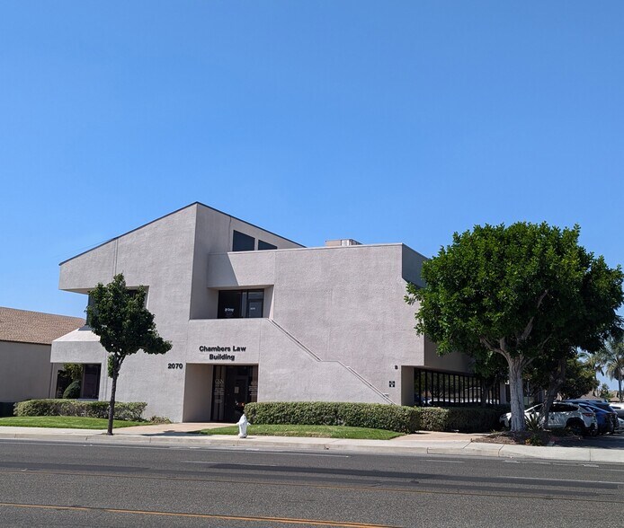 More Photos Of 2070 N Tustin Ave, Santa Ana Office For Sale
