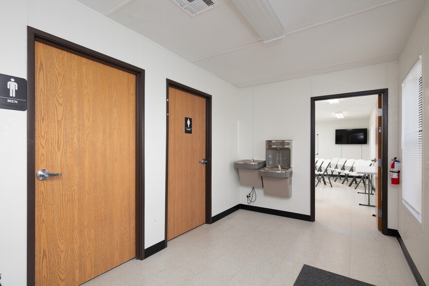 More Photos Of 210 New Coleman Ln, Georgetown Warehouse For Sale