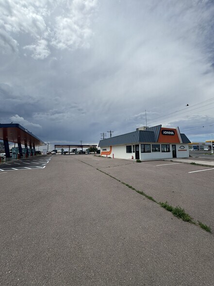 More Photos Of 290 Main St, Limon Restaurant For Lease