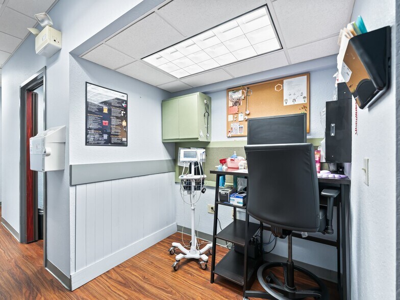 More Photos Of 1503 Buenos Aires Blvd, The Villages Medical For Lease