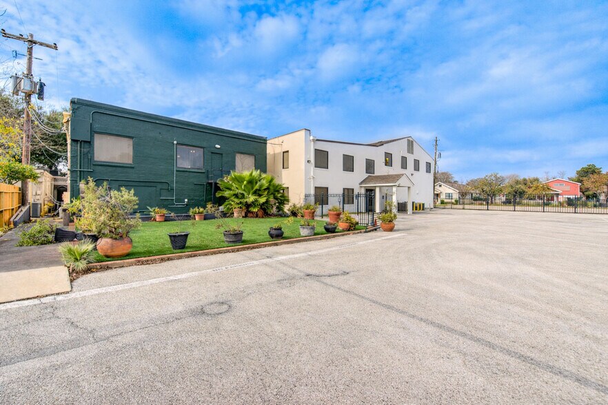 More Photos Of 3600 Michaux St, Houston Lodge Meeting Hall For Sale