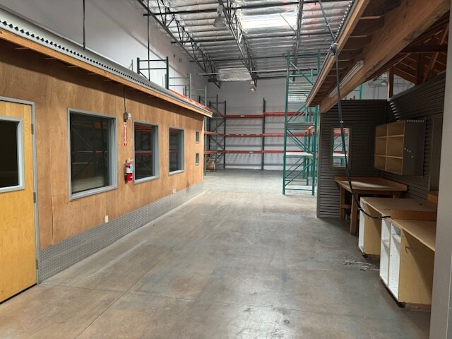 More Photos Of 7107-7139 Telegraph Rd, Montebello Warehouse For Sale