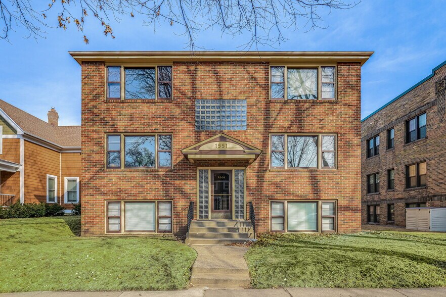 Primary Photo Of 1991 Grand Ave, Saint Paul Apartments For Sale