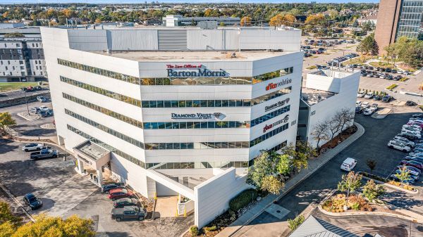 More Photos Of 801-803 W Big Beaver Rd, Troy Office For Lease