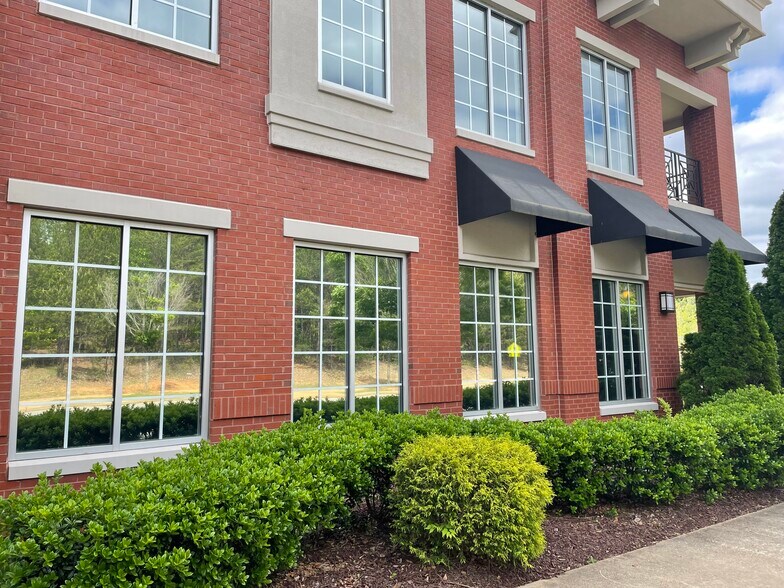 Primary Photo Of 19720 Jetton Rd, Cornelius Office For Lease