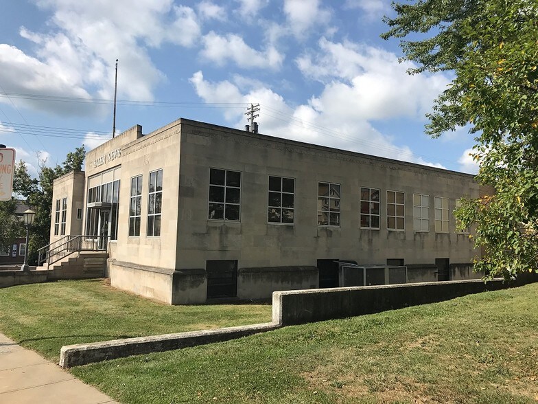 More Photos Of 161 N Lincoln Ave, Salem Office For Sale