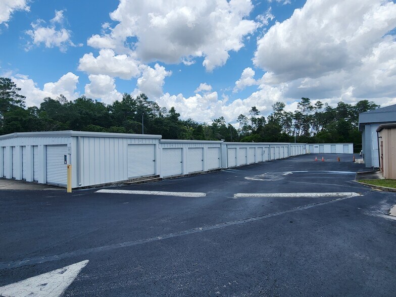 Primary Photo Of 8415 Cortez Blvd, Weeki Wachee Self Storage For Sale