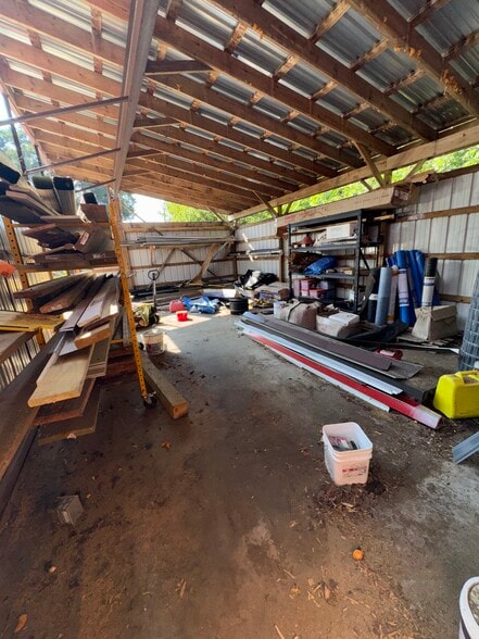 More Photos Of 10535 Highway 53 W, Talking Rock Service For Sale