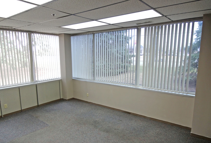 More Photos Of 5615 Brooklyn Blvd, Brooklyn Center Office For Sale