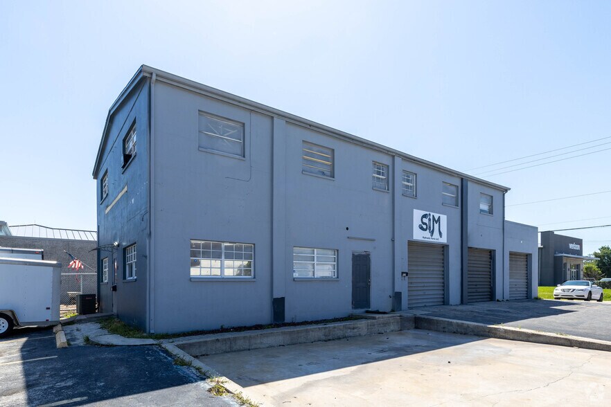 More Photos Of 4719 SE 6th Ave, Cape Coral Auto Repair For Lease