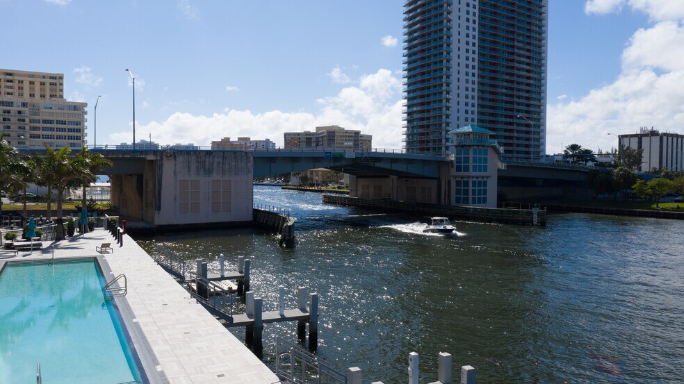 More Photos Of 4010 S Ocean Dr, Hollywood Hotel For Lease