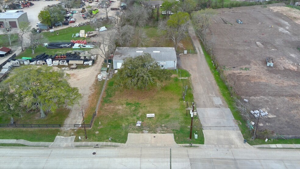 More Photos Of 226 Brand Ln, Stafford Warehouse For Lease