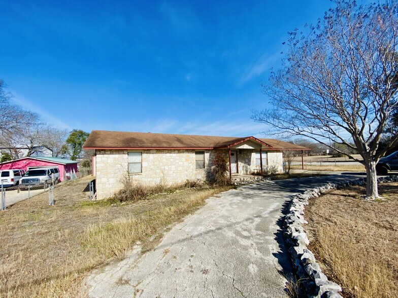 More Photos Of 1014 W County Line Rd, New Braunfels Office Residential For Sale