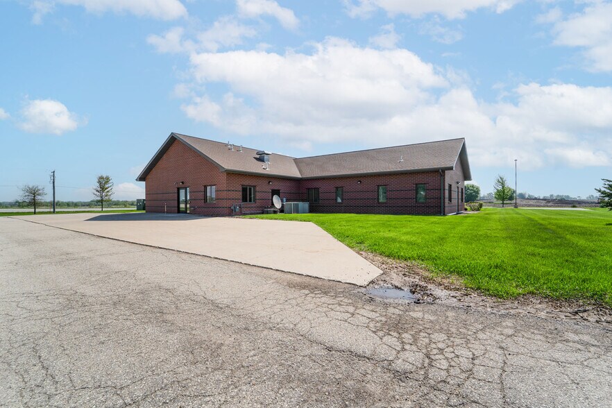 More Photos Of 790 Eastgate Dr, Ripon Medical For Sale