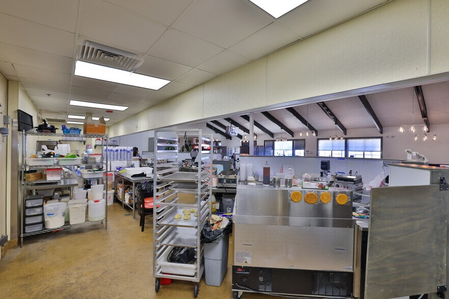 More Photos Of 15775 E Arapahoe Rd, Centennial Restaurant For Sale