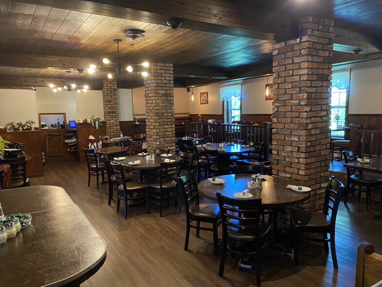 More Photos Of 17 Rowley St, Winsted Restaurant For Sale