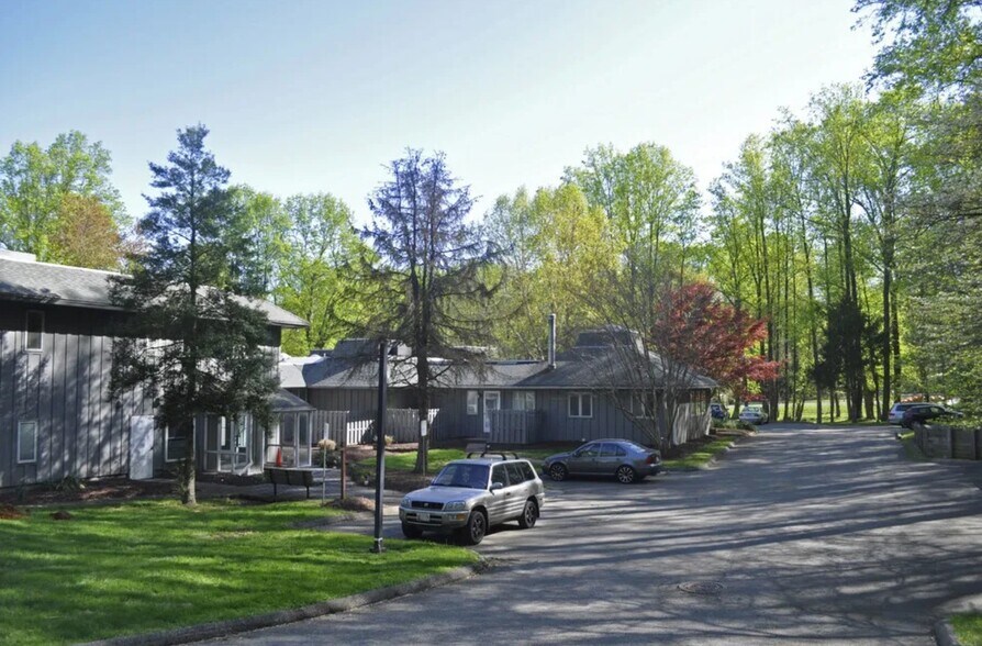 More Photos Of 1300 Ritchie Hwy, Arnold Office For Sale