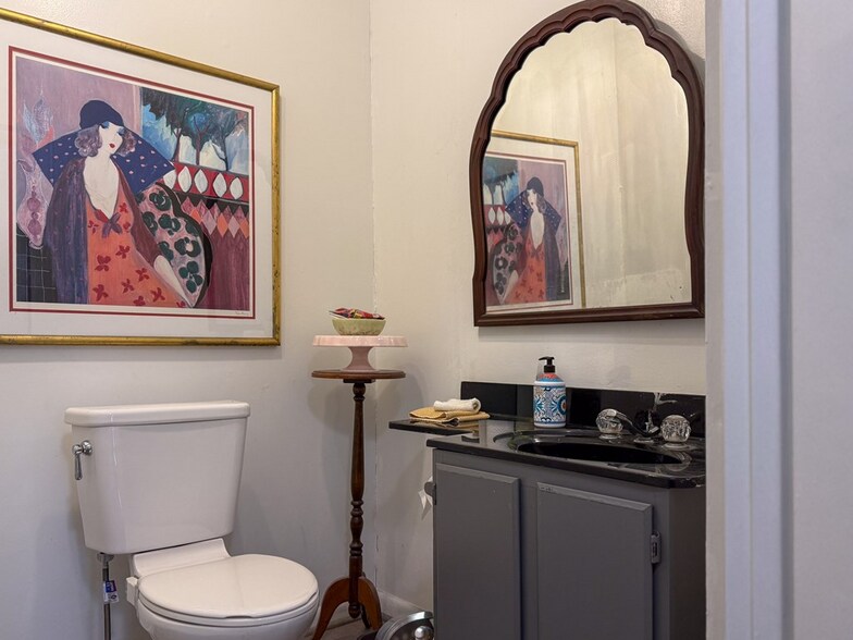 More Photos Of 307 Mason Ave, Cape Charles Office For Sale
