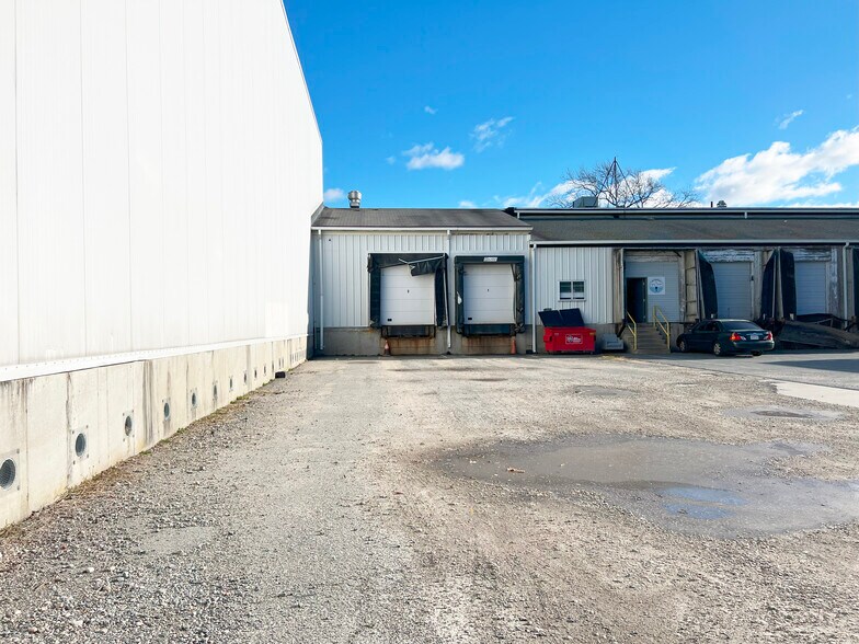 More Photos Of 376 Nash Rd, New Bedford Refrigeration Cold Storage For Lease