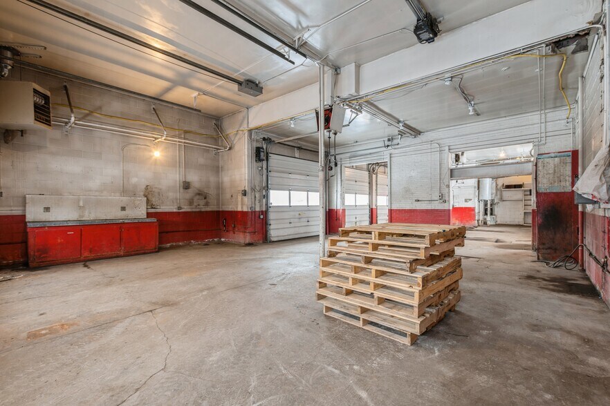 More Photos Of 196 3rd Avenue East N, Kalispell Service Station For Sale