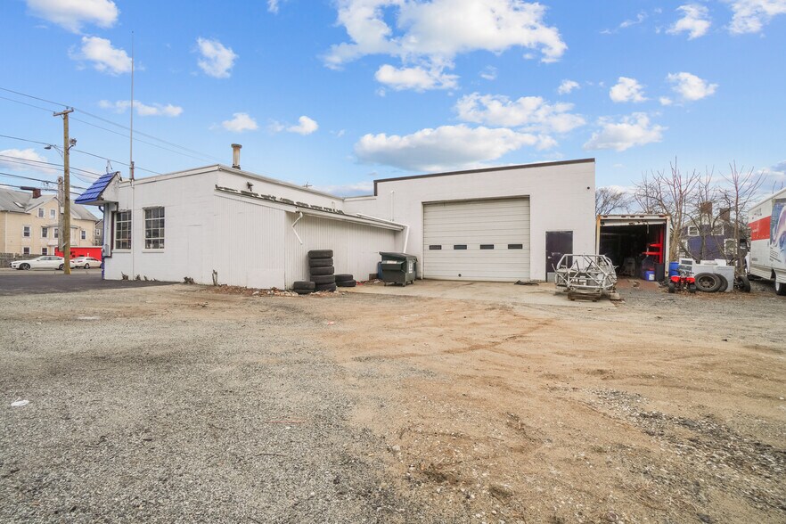More Photos Of 10 Gansett Ave, Cranston Auto Repair For Sale