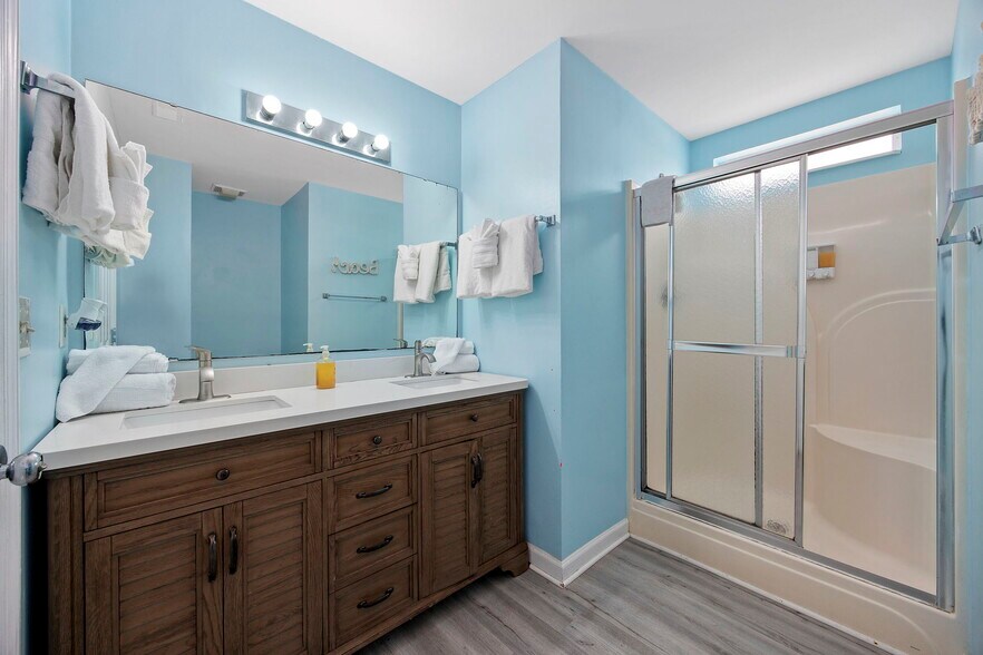 More Photos Of 412 S Seaside Dr, Surfside Beach Multifamily For Sale