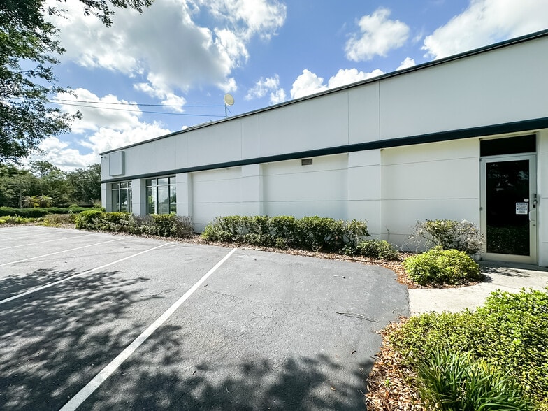 More Photos Of 425 S Lake Parker Ave, Lakeland Storefront Retail Office For Lease