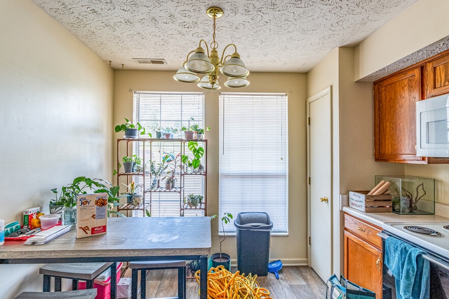 More Photos Of 291 Dunbar Cave Rd, Clarksville Multifamily For Sale