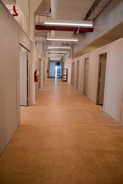 More Photos Of 610 W 26th St, New York Showroom For Lease