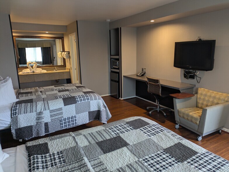 More Photos Of 3100 W Northwest Loop 323, Tyler Hotel For Sale