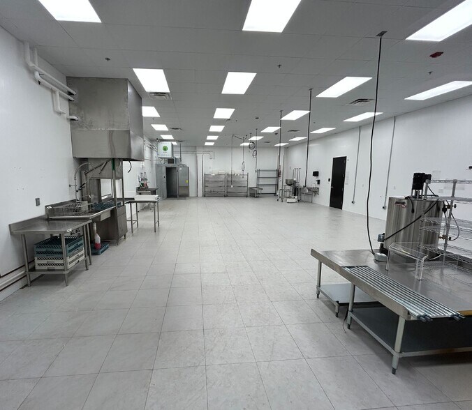 More Photos Of 56 County Road 166, Oxford Warehouse For Lease