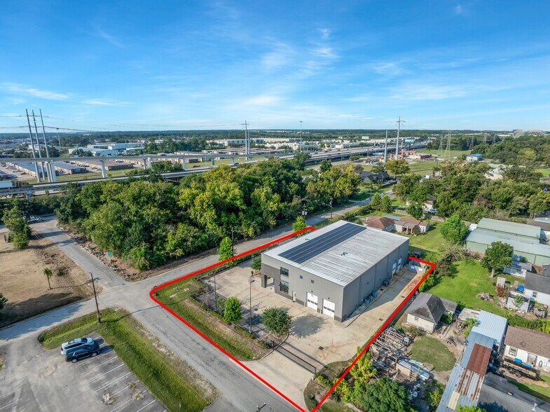 More Photos Of 5939 Albert Dr, Humble Light Distribution For Sale