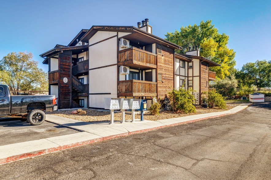 More Photos Of 800 W Highway Dr, Wellington Apartments For Sale