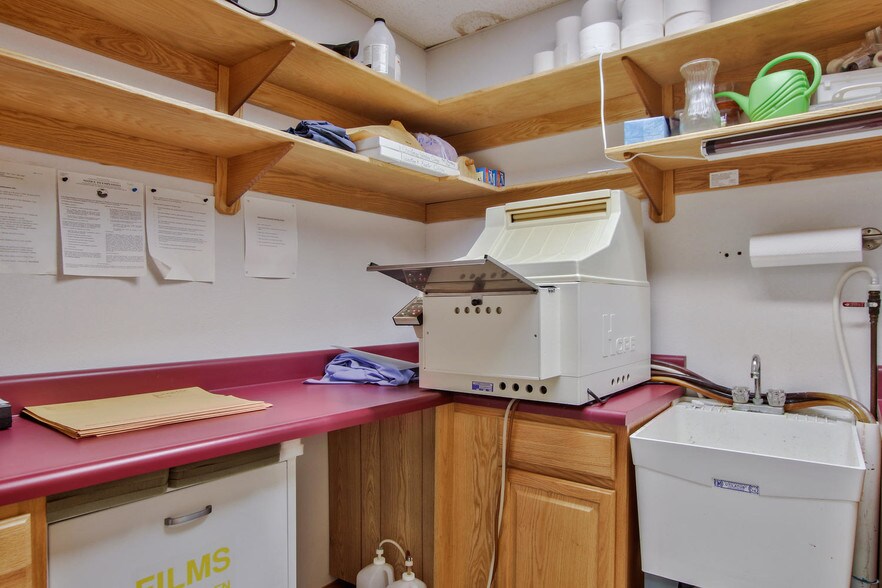 More Photos Of 1919 W Central Ave, El Dorado Warehouse For Lease