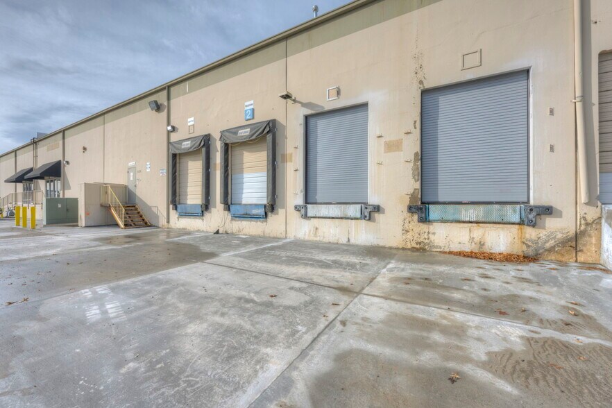 More Photos Of 575-585 Reactor Way, Reno Distribution For Lease