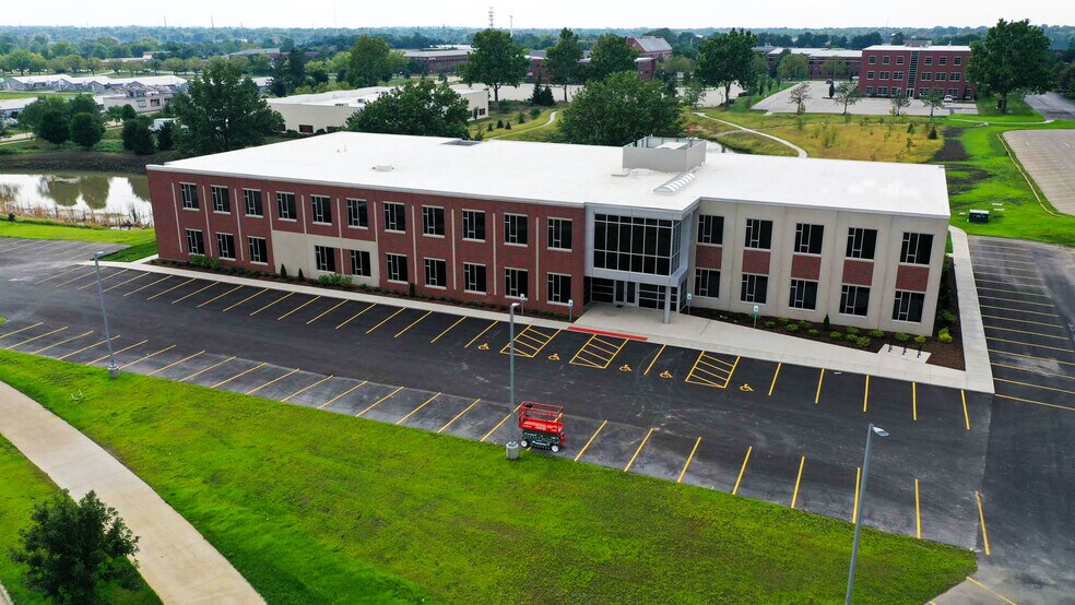 Primary Photo Of 1907 S 4th St, Champaign Office For Lease