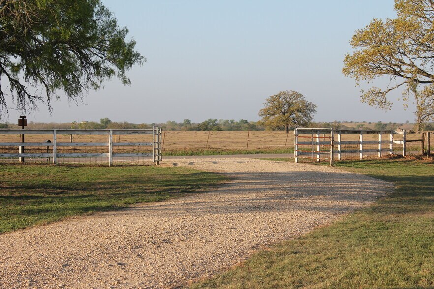 More Photos Of 986 Shiloh Rd, Bastrop Land For Sale