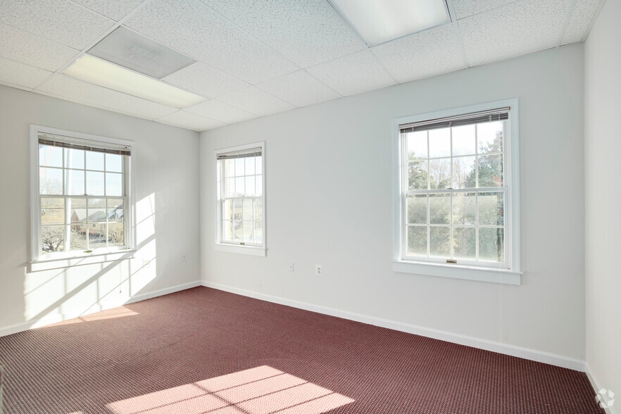 More Photos Of 8802 Sudley Rd, Manassas Medical For Lease