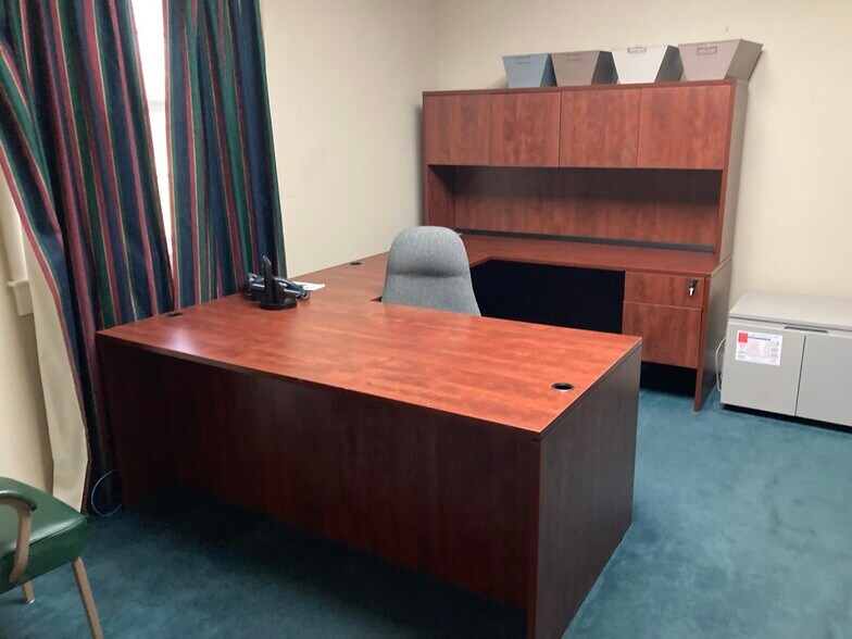 More Photos Of 5047 Highway 1, Napoleonville Office For Sale