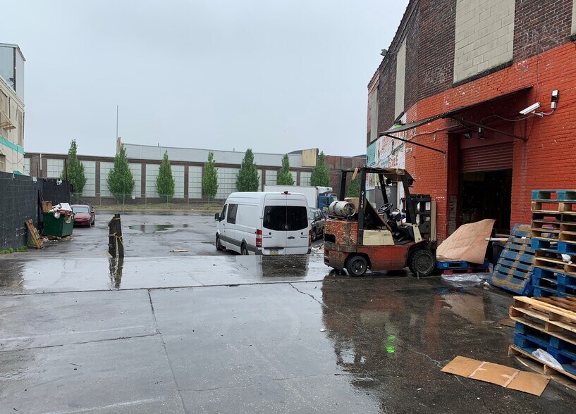 More Photos Of 20 Jackson St, Philadelphia Unknown For Lease