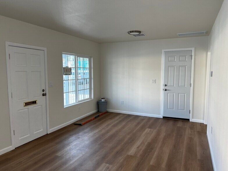 More Photos Of 11448 Whittier Blvd, Whittier Loft Creative Space For Lease