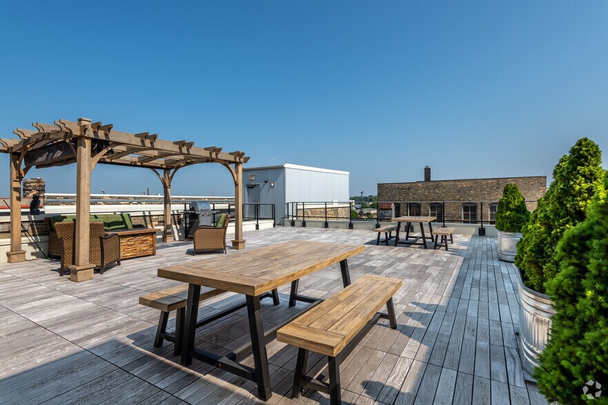 More Photos Of 914 S 8th St, Manitowoc Apartments For Lease