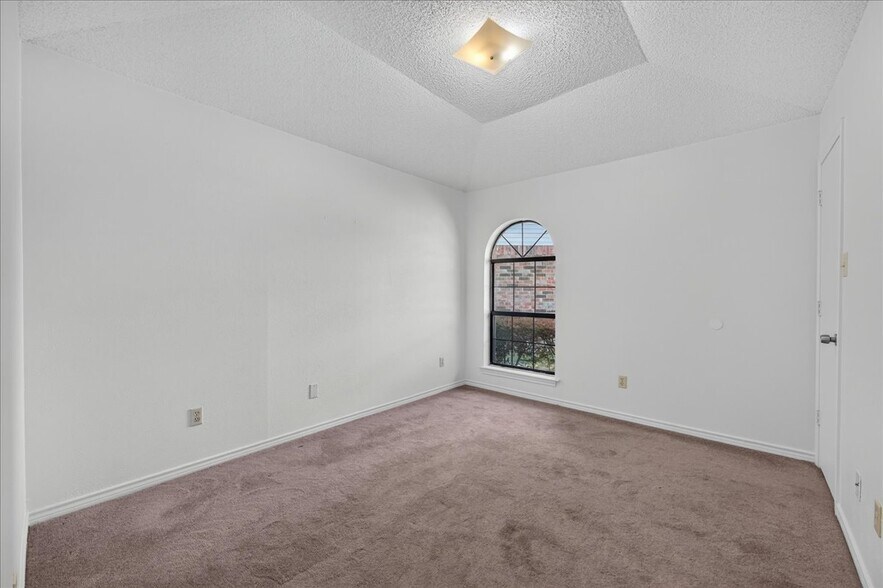 More Photos Of 210-212 Saint Marys Pl, Rockwall Apartments For Sale