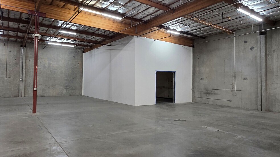 More Photos Of 105 E Parr Blvd, Reno Warehouse For Lease