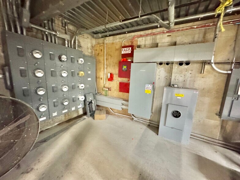 More Photos Of 87-89 S Main St, Freeport Apartments For Lease